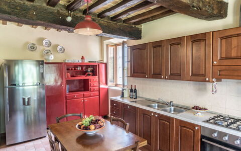 Cascina Arcangelo: Cocina, Mueble, Gabinetes, Aparato De Cocina, Mostrador, Piso, Diseño De Interiores, Madera, Electrodoméstico, Techo