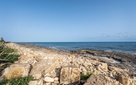 Villa delle Palme: Cielo, Azul, Agua, Cuerpo De Agua, Horizonte, Costa, Klippe, Mar, Playa