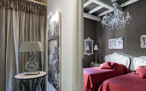 Villa della Laguna: Mueble, Pared, Diseño De Interiores, Habitación, Cama, Textil, Sábana, Habitación, Linos, Techo