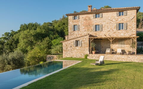 Villa Ugo: Casa, Cabaña, Casa De Campo, Inmuebles, Piscina, Villa