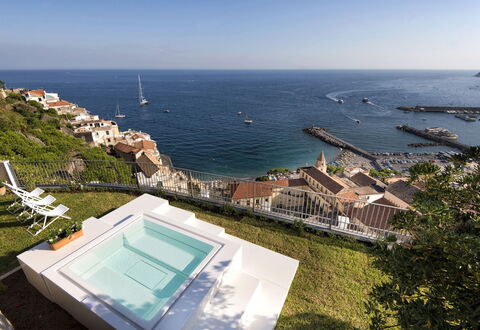 Villa Limoncello: Agua, Mar, Costa, Costeras Y Los Accidentes Geográficos Oceánico, Recurso, Piscina, Oceano, Ciudad De Vacaciones, Balneario