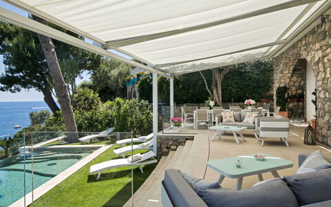 Villa Ribes: Mueble, Mueble Para Exteriores, Piscina, Recurso, Silla, Sombra, Ocio, Eco Hotel, Balcón, Patio