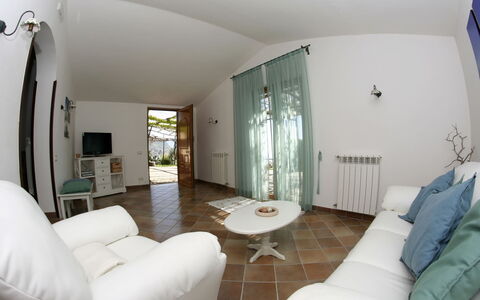 Villa Sant'Agata: Mueble, Piso, Suelo, Diseño De Interiores, Techo, Encendiendo, Silla, Habitación, Sala, Sofá