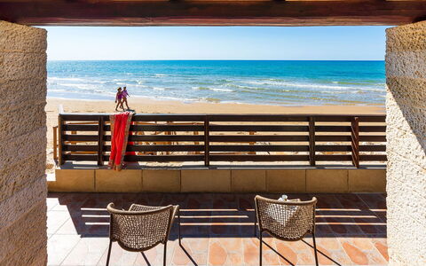 Casa sul Mare: Madera, Mueble, Mueble Para Exteriores, Sombra, Mar, Manchas De Madera, Madera Dura, Playa, Oceano, Balcón