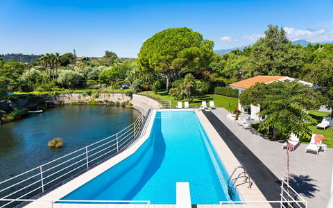Villa del Faro: Azul, Agua, Piscina, Recurso, Ocio, Eco Hotel, Sombra, Ciudad De Vacaciones, Hotel