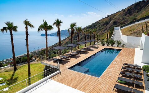 Villa Alcantara: Recurso, Piscina, Eco Hotel, Hotel, Villa, Balneario, Escalera, Balcón, Sunlounger