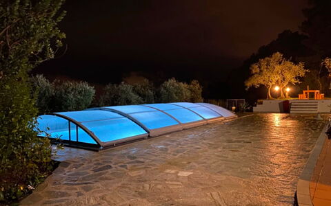 Villa Sarzana: Azul, Piscina, Material Compuesto, Fuente De Agua, La Iluminación Del Paisaje, Diseño, Noche, Recurso, Hotel, Eco Hotel