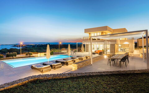 Villa Nina: Inmuebles, Recurso, Villa, Mansión, Piscina, Eco Hotel, Hotel, Ático, Ciudad De Vacaciones