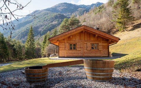 Baita Piciola: Madera, Casa, Cabaña, \Choza, Techo, Área Rural, Cuarto De Troncos, Hill Station, Cobertizo, Edificios Del Jardín