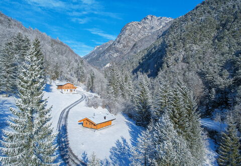 Baita Piciola: Árbol, Accidentes Geográficos Montañosas, Montaña, Casa, Cabaña, Casa, Cordillera, Bosque, Hill Station