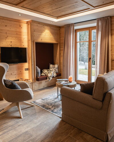 Baita Granda: Madera, Diseño De Interiores, Piso, Casa, Manchas De Madera, Departamento, Madera Dura, Sala, Suelos De Madera, Cuarto De Troncos