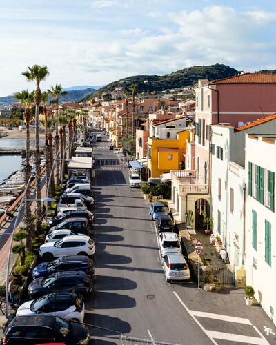 La Loggia sul Mare: Edificio, By, Área Urbana, Ciudad, Barrio Residencial, Barrio, La Carretera, Calle, Verano, Diseño Urbano