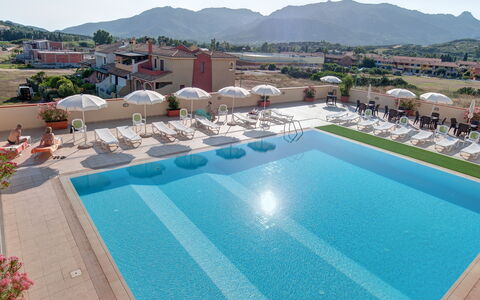 Le Fontane Apartments In Villasimius: Piscina, Recurso, Mueble Para Exteriores, Thermae, Sunlounger, Ocio, Hotel, Paraguas, Ciudad De Vacaciones, Balneario