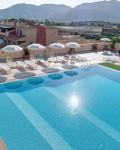 Le Fontane Apartments In Villasimius: Piscina, Recurso, Mueble Para Exteriores, Thermae, Sunlounger, Ocio, Hotel, Paraguas, Ciudad De Vacaciones, Balneario