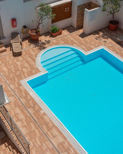 Cristal Blu Apartments In Santa Teresa Gallura: Piscina, Material Compuesto, Recurso, Thermae, Loseta, Fuente De Agua, Hacienda, Diseño, Hotel, Patio