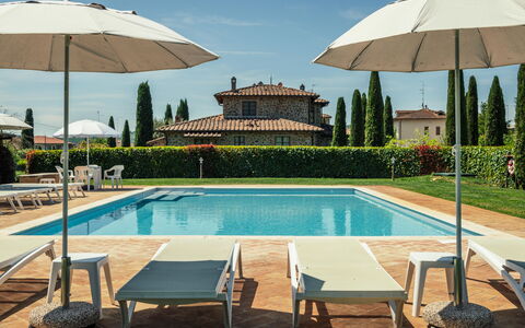 La Limonaia: Piscina, Mueble Para Exteriores, Sunlounger, Recurso, Mesa Al Aire Libre, Paraguas, Eco Hotel, Villa, Silla, Sombra
