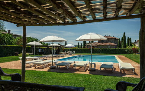 Il Roseto: Piscina, Recurso, Mueble Para Exteriores, Jardín, Hacienda, Inmuebles, Césped, Sunlounger, Villa, Yarda
