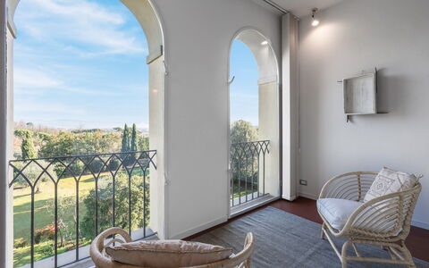 Il Villino Del Collezionista With Pool In Pistoia: Departamento, Balcón, La Luz Del Día, Villa