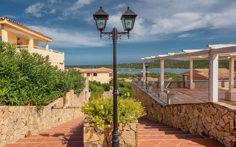 Golfo Aranci Apartments With Ac: Barrio Residencial, By, Inmuebles, Recurso, Balcón, Eco Hotel, Sombra, Villa, Hacienda, Paisajismo