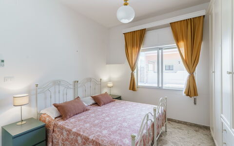 La Maison De Rosetta: Mueble, Diseño De Interiores, Cama, Suelo, Piso, Habitación, Madera, Techo, Sábana, Lecho
