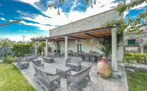 Masseria Capasa: Casa, Inmuebles, Sombra, Paisajismo, Jardín, Hacienda, Losa, Yarda, Maceta, Patio