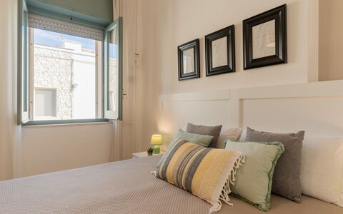 Casa Olimpo: Diseño De Interiores, Pared, Madera, Habitación, Mueble, Piso, Cama, Suelo, Habitación, Techo