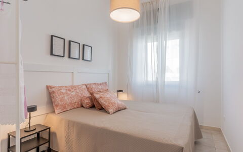 Casa Olimpo: Mueble, Cama, Diseño De Interiores, Habitación, Piso, Suelo, Pared, Sábana, Lecho, Madera