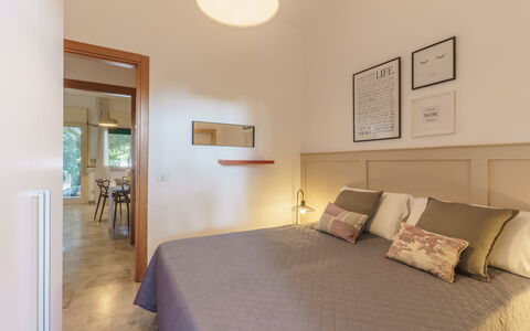 Villa Nami: Diseño De Interiores, Mueble, Pared, Piso, Techo, Madera, Cama, Habitación, Suelo, Habitación