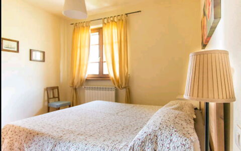 Villa Camaiore: Mueble, Cama, Diseño De Interiores, Pared, Habitación, Sábana, Madera, Piso, Suelo, Lecho