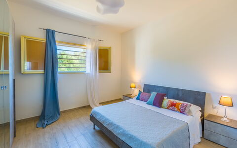 Villa Eufriama: Diseño De Interiores, Piso, Suelo, Mueble, Madera, Techo, Cama, Habitación, Encendiendo, Habitación