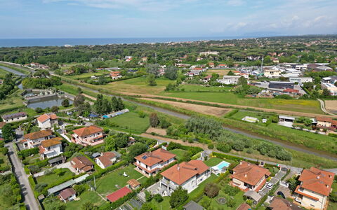 Villa Alex: Vista Panorámica, Barrio Residencial, Fotografía Aérea, Paisaje, Área Urbana, Barrio, Suburbio, Diseño Urbano, Llanura, Asentamientos Humanos