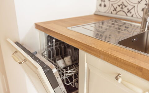Dimora Storica: Cocina, Mostrador, Madera, Diseño De Interiores, Piso, Gabinetes, Aparato De Cocina, Electrodoméstico, Suelo, Casa