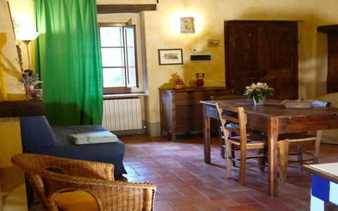 Appartamento Rustico, Wifi, Perugia: Mueble, Diseño De Interiores, Piso, Madera, Suelo, Mesa, Silla, Cocina Y Comedor Mesa, Habitación, Comedor