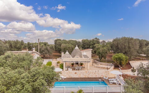 Trullo Quattro Carrini: Piscina, Inmuebles, Ocio, Recurso, Hacienda, Villa, Mueble Para Exteriores, Vacaciones, Eco Hotel