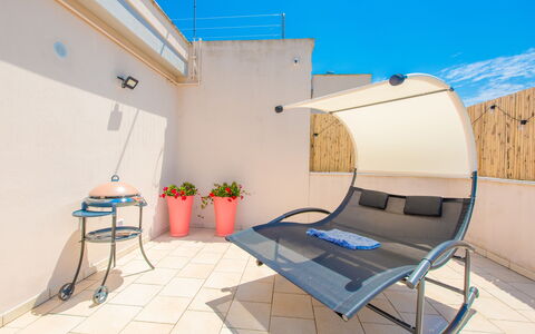 La Nuvola Sui Pedali: Mueble, Diseño De Interiores, Departamento, Mueble Para Exteriores, Silla, Balcón, Planta De Casa, Hotel, Eco Hotel, Brazo