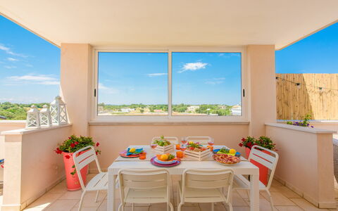 La Nuvola Sui Pedali: Departamento, Diseño De Interiores, Piso, Suelo, Mueble, Silla, Balcón, Mueble Para Exteriores, Recurso, Cocina Y Comedor Mesa