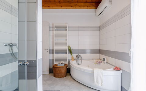 Casa Colleoro: Diseño De Interiores, Piso, Arreglo De Tubería, Suelo, Techo, Encendiendo, Baño, Plomería, Casa, Mueble