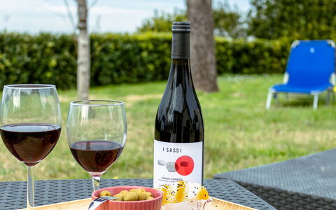 Casa Colleoro: Comida, Fruta, Botella, Vajilla, Vino, Ingrediente, Produce, Drinkware