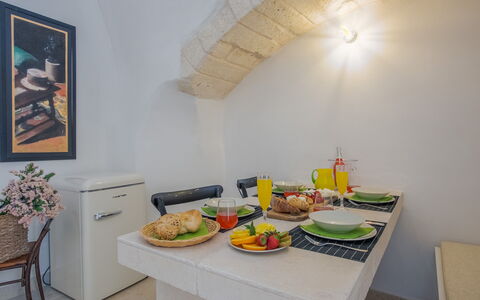 Casa Tosca: Diseño De Interiores, Mueble, Piso, Suelo, Habitación, Departamento, Techo, Silla, Planta De Casa, Cocina Y Comedor Mesa