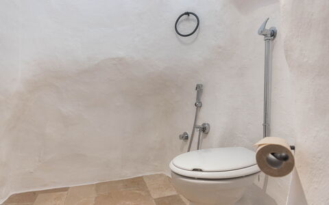 Masseria Le Monache: Arreglo De Tubería, Asiento Del Baño, Plomería, Baño, Baño, Cerámico, Bidé, Loseta, Yeso
