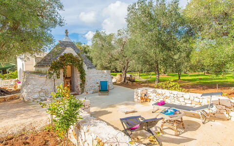Trullo Della Quercia: Jardín, Paisajismo, Yarda, Patio Interior, Casa De Campo