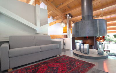 Casa Loft: Mueble, Piso, Diseño De Interiores, Suelo, Madera, Techo, Sofá, Sala, Habitación, Encendiendo