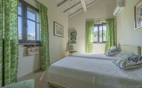 Villa Flaminia: Mueble, Diseño De Interiores, Habitación, Casa, Cama, Linos, Techo, Lecho, Suelo, Sábana