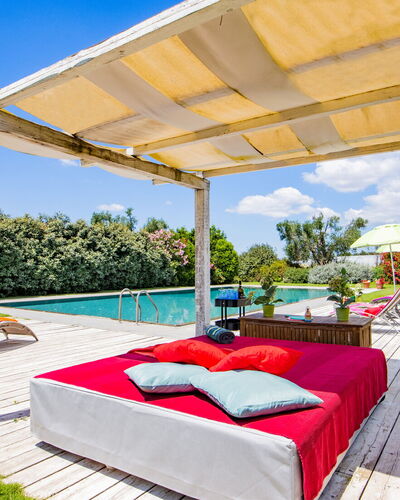 Villa Flaminia: Mueble Para Exteriores, Piscina, Mueble, Recurso, Sombra, Ocio, Eco Hotel, Kiosko, Estructura Al Aire Libre, Silla