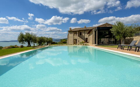 Villa Trasimena: Azul, Piscina, Inmuebles, Casa De Campo, Villa, Hacienda, Recurso, Mansión