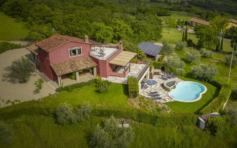Villa delle Rose: Hierba, Paisaje, Casa, Casa, Área Rural, Cabaña, El Terreno Del Lote, Casa De Campo, Inmuebles