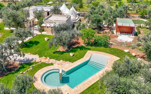 Trulli Corte Kalia, Golf & Puglia: Árbol, Arbusto, Paisaje, Jardín, Paisajismo, Inmuebles, Hazme, Yarda, Césped, Patio Interior