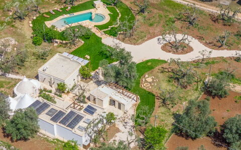 Trulli Corte Kalia, Golf & Puglia: Árbol, Vista Panorámica, Barrio Residencial, Paisaje, Fotografía Aérea, El Terreno Del Lote, Área Rural, Inmuebles, Suburbio, Paisajismo