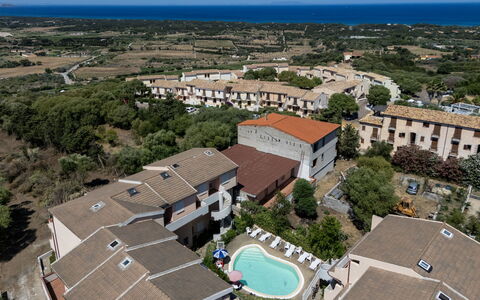 Badesi 10: Barrio Residencial, Diseño Urbano, Casa, Asentamientos Humanos, Recurso, Suburbio, Fotografía Aérea, Inmuebles, Vista Panorámica, Piscina