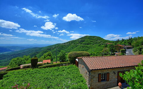 Villa Portole Due: Accidentes Geográficos Montañosas, Colina, Montaña, Tierras Altas, Paisaje, Hill Station, Área Rural, Cordillera, Plantación, Valle